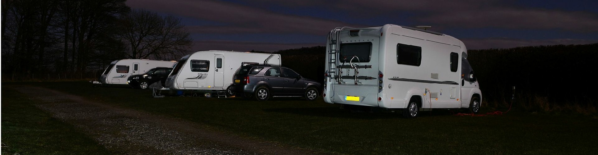 walnut-tree-farm-caravan-site-lyne-chertsey-caravans